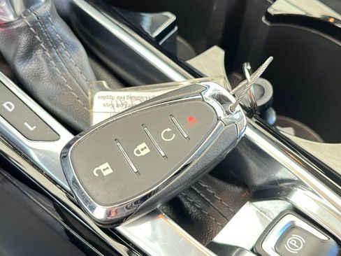 Used 2025 Chevrolet Trax LT w/ LT Convenience Package image 21