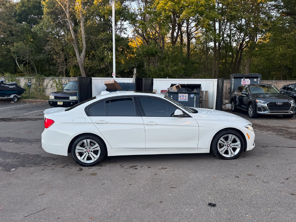 Used 2016 BMW 328i xDrive Sedan AWD/4WD image 3