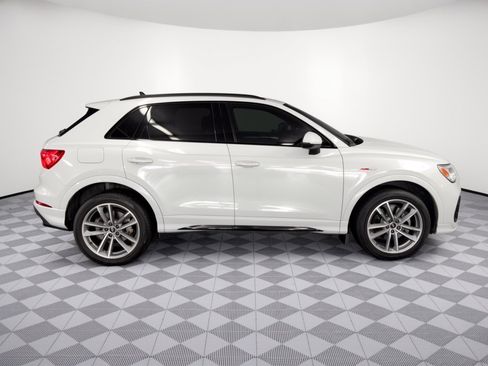 Used 2023 Audi Q3 2.0T Premium w/ Black Optic Sport Package AWD/4WD image 8