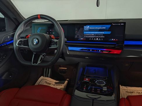 Used 2025 BMW M5 w/ Executive Package image 22