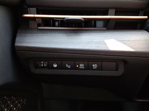 Certified 2024 Nissan Ariya AWD image 26