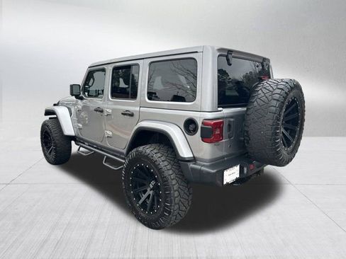 Used 2018 Jeep Wrangler Unlimited Sahara image 8