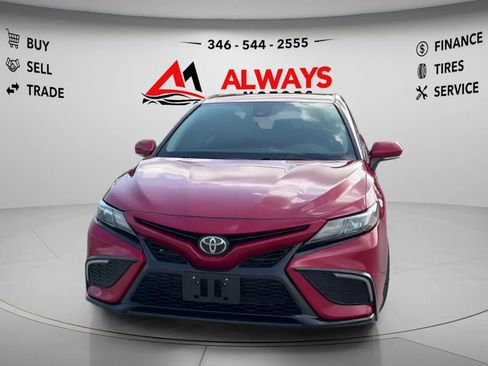Used 2022 Toyota Camry SE w/ Convenience Package FWD image 2