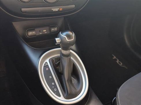 Used 2019 Kia Soul Base image 15