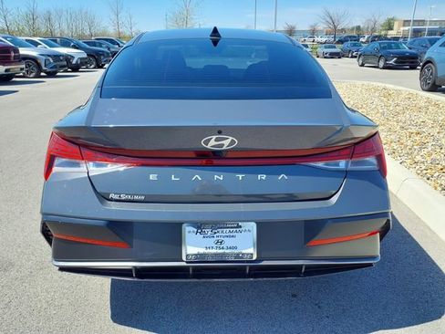 Certified 2024 Hyundai Elantra SEL w/ Convenience Package FWD image 6