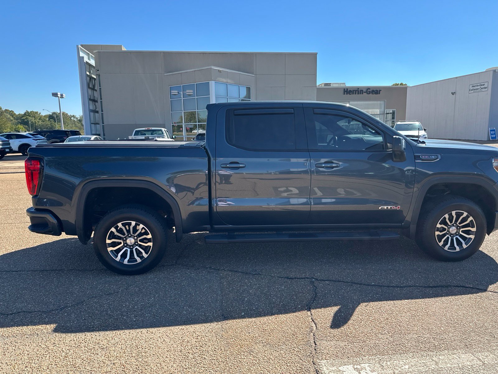 Used 2019 GMC Sierra 1500 AT4 w/ AT4 Premium Package AWD/4WD image 11