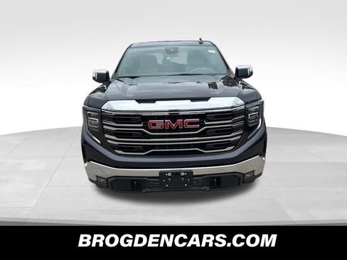 Used 2024 GMC Sierra 1500 SLT w/ SLT Premium Package AWD/4WD image 8