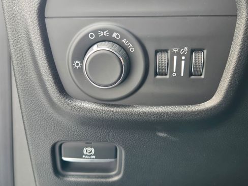 New 2025 Jeep Grand Cherokee Laredo w/ Trailer Tow Package image 19