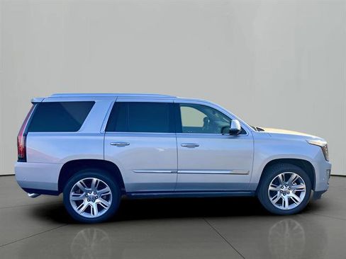 Used 2020 Cadillac Escalade Premium Luxury AWD/4WD image 6