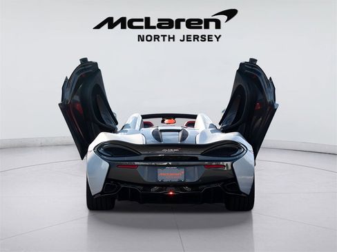 Used 2018 McLaren 570S Spider image 15