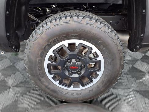Used 2024 Toyota Tacoma TRD Off-Road image 22