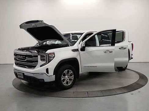 Used 2025 GMC Sierra 1500 SLT AWD/4WD image 11