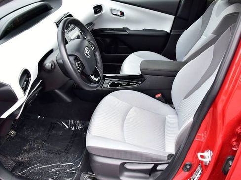 Used 2020 Toyota Prius Prime LE image 10