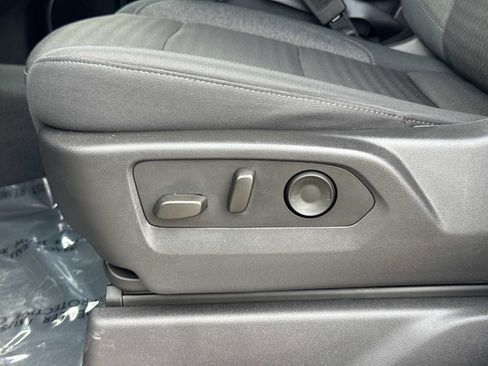 Used 2024 Chevrolet Silverado 1500 LT image 22