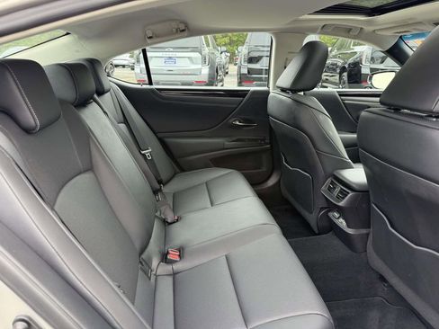 Used 2021 Lexus ES 350 Premium image 16