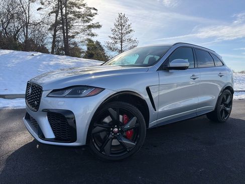 Used 2023 Jaguar F-PACE SVR image 1