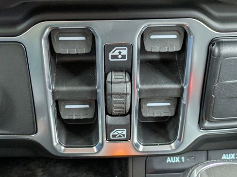 New 2026 Jeep Gladiator Sport AWD/4WD image 23