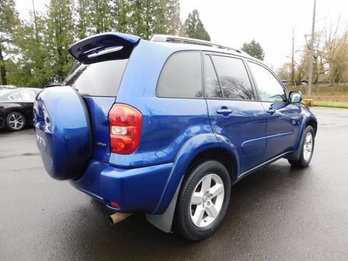Used 2005 Toyota RAV4 4WD image 2