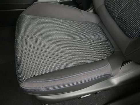 Certified 2025 Subaru Forester Premium AWD/4WD image 22