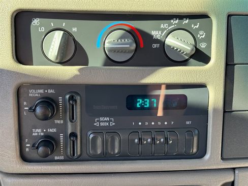 Used 2005 Chevrolet Astro RWD image 20