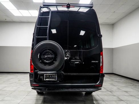 Used 2022 Mercedes-Benz Sprinter 2500 image 12