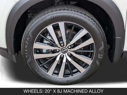 Used 2024 Nissan Pathfinder Platinum FWD image 11