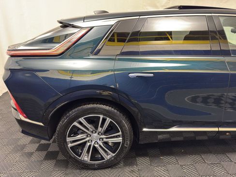 Used 2024 Cadillac Lyriq Luxury image 11