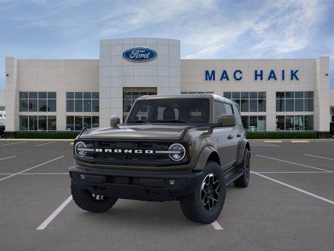 New 2026 Ford Bronco Outer Banks AWD/4WD image 2