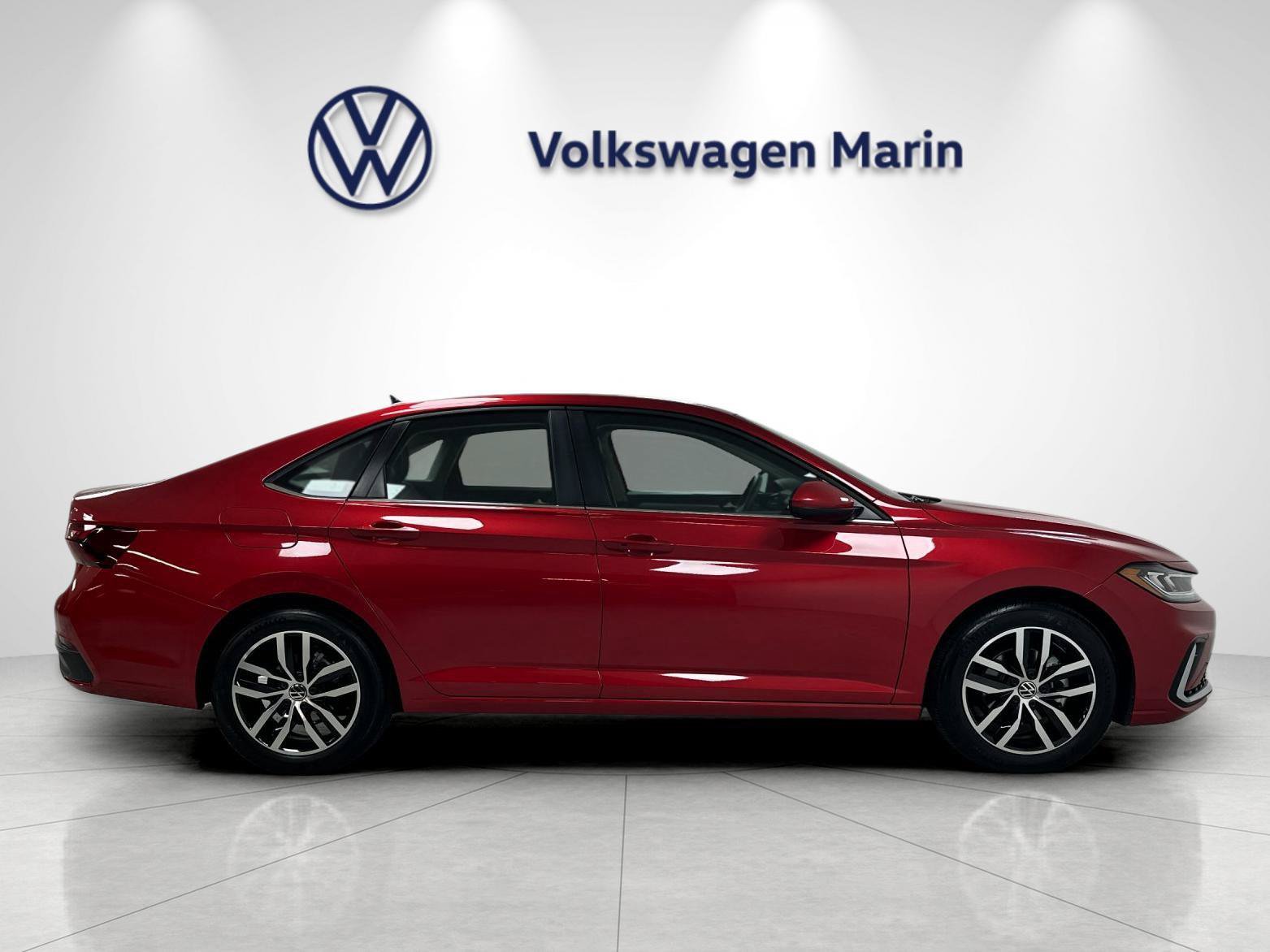 Used 2025 Volkswagen Jetta SE w/ Sunroof Package FWD image 6