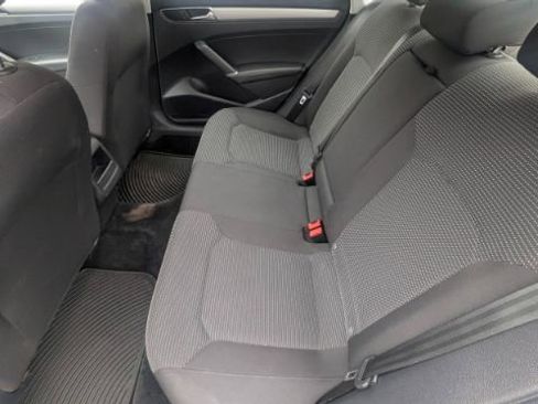 Used 2017 Volkswagen Passat 1.8T S image 18
