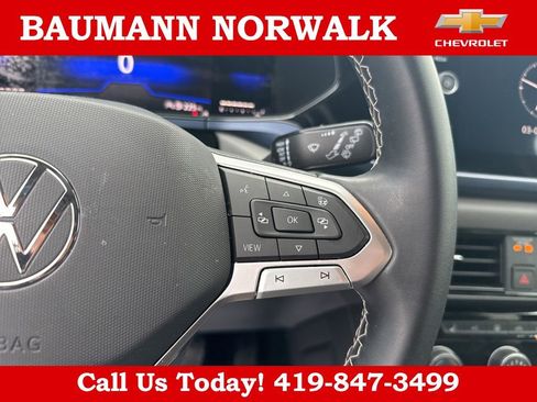 Used 2023 Volkswagen Taos SE FWD image 14