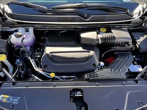 New 2026 Chrysler Pacifica Select image 10