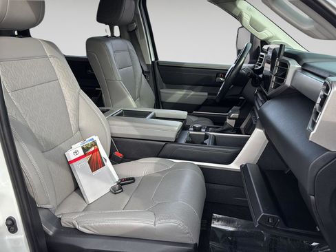 Used 2024 Toyota Tundra Limited image 9
