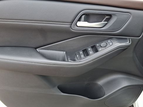 Certified 2023 Nissan Rogue SV w/ SV Premium B Package AWD/4WD image 15