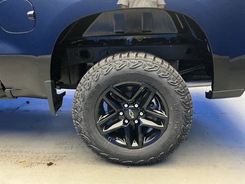 New 2026 Chevrolet Silverado 1500 Custom Trail Boss w/ Midnight Edition AWD/4WD image 8