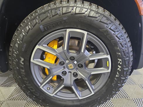 Used 2022 Rivian R1T Launch Edition image 11