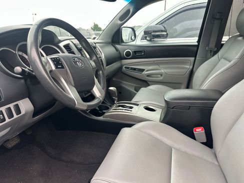 Used 2013 Toyota Tacoma PreRunner RWD image 12