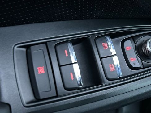 Used 2019 Subaru Crosstrek 2.0i Limited w/ Moonroof Package w/Navigation image 34