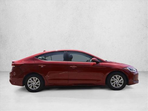 Used 2017 Hyundai Elantra SE FWD image 4
