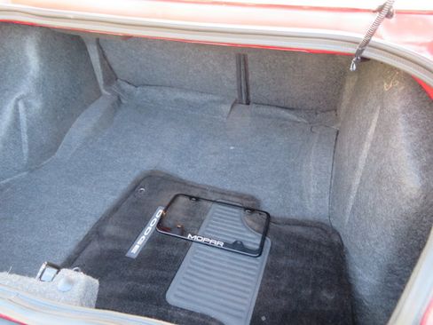 Used 2015 Dodge Challenger SXT w/ Super Sport Group (SS/T) image 15