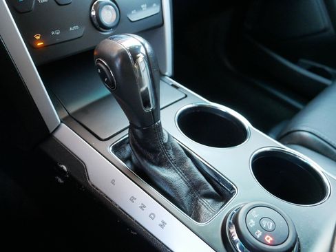 Used 2013 Ford Explorer XLT image 24