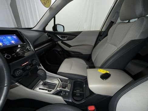 Used 2021 Subaru Forester Premium AWD/4WD image 23