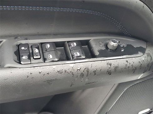 Used 2025 Jeep Compass Limited w/ High Altitude Package image 14