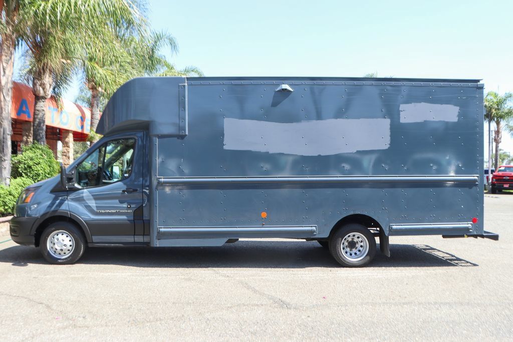 Used 2021 Ford Transit 350 DRW RWD image 5