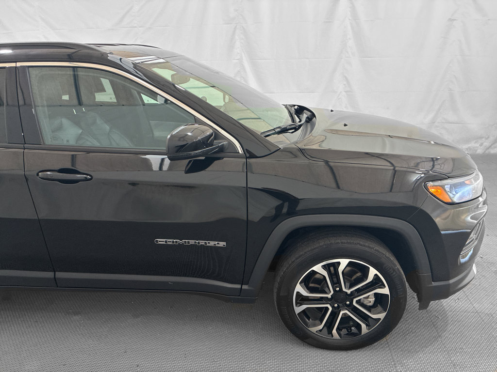 Used 2024 Jeep Compass Limited AWD/4WD image 9