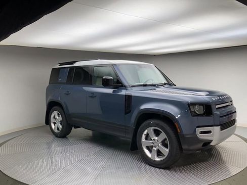 Used 2023 Land Rover Defender 110 SE AWD/4WD image 2