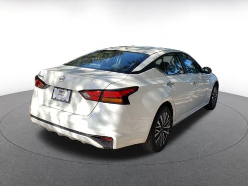 Used 2025 Nissan Altima 2.5 SV image 7