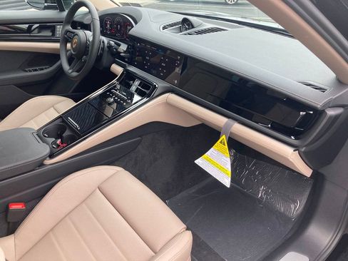 Used 2025 Porsche Panamera 4 AWD/4WD image 30