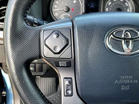 Used 2019 Toyota Tacoma TRD Sport image 24