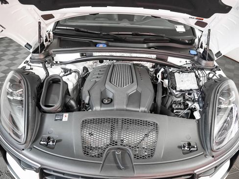 New 2026 Porsche Macan image 12